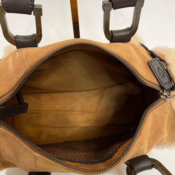 UGG SMALL BARREL DUFFEL BAG CREAM SUEDE LEATHER - Picture 5 of 8